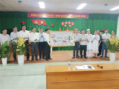 Phó Trưởng đoàn ĐBQH tỉnh Lâm Đồng Dương Khắc Mai thăm, chúc Tết Bệnh viện Phổi Bình Thuận